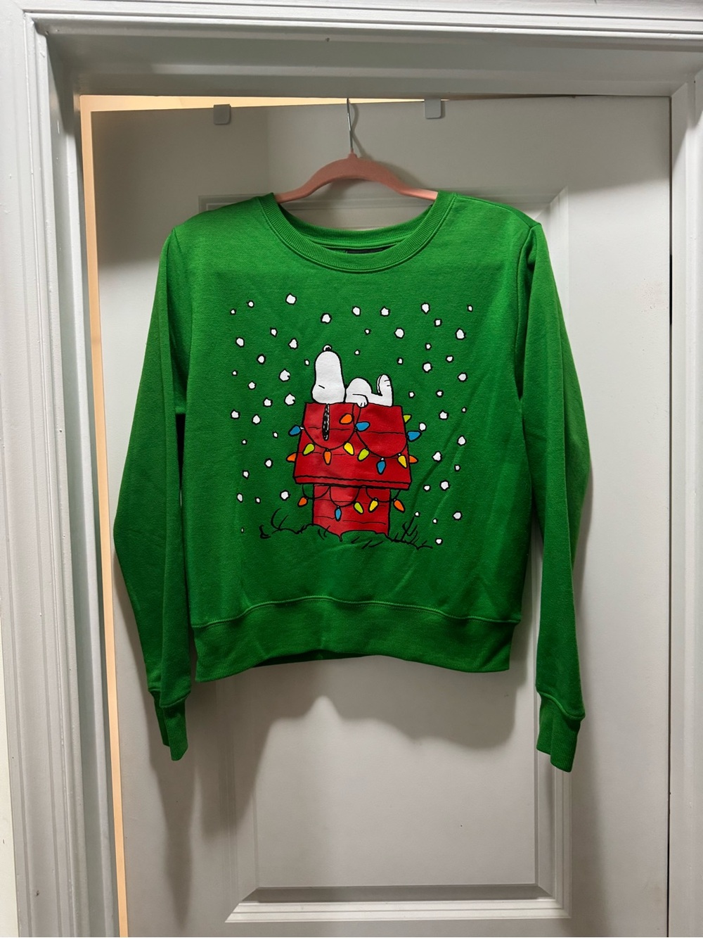 Snoopy holiday sweatshirt size medium